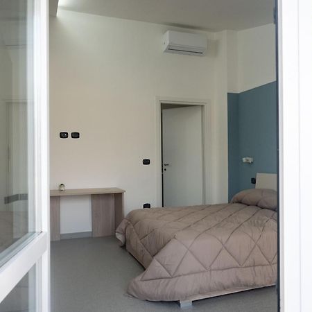 Strategic Apartment With Terrace - Nola Luaran gambar